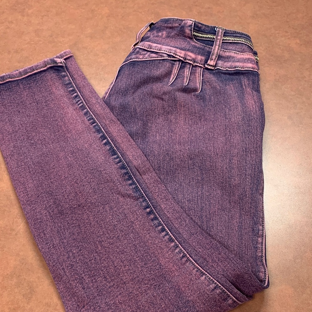 Burgundy Columbian jeans